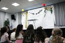 רגע מתוך הפעילויות של תיאטרון בעקבות הסיפורים